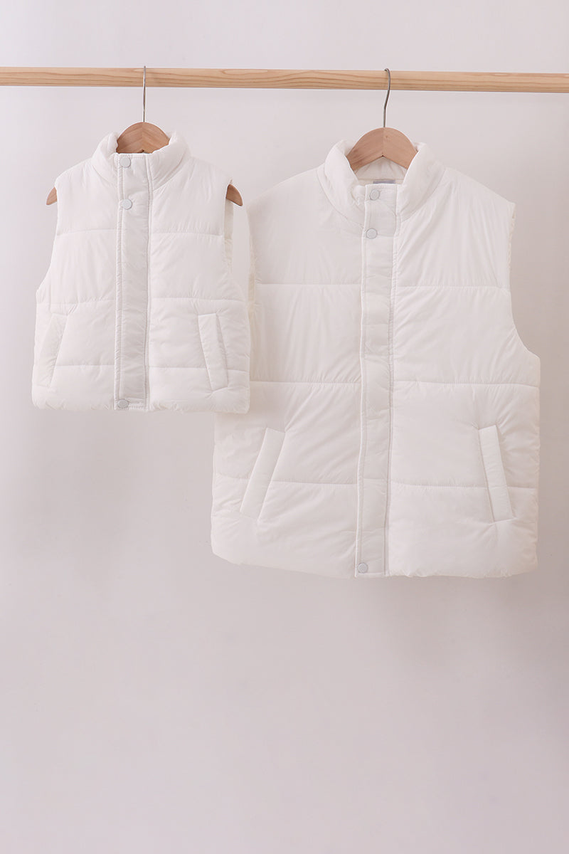 White mom&me puffer vest