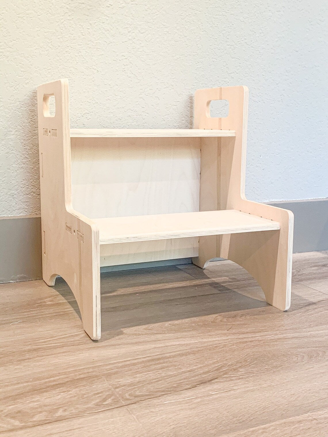 LIAM – Step Stool