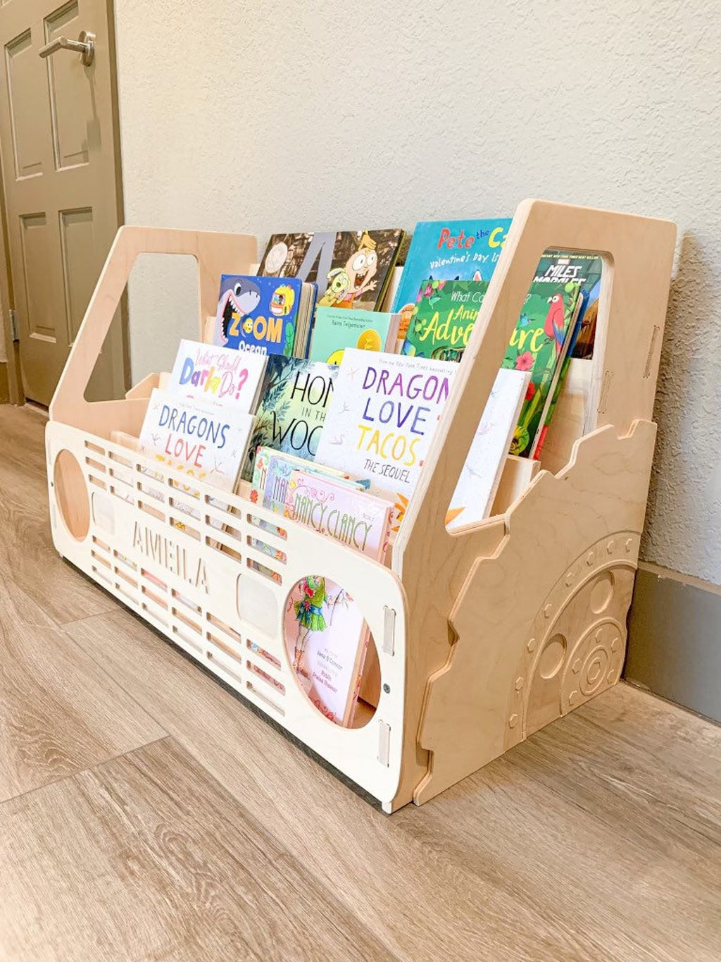 MAVERICK – Truck Bookshelf