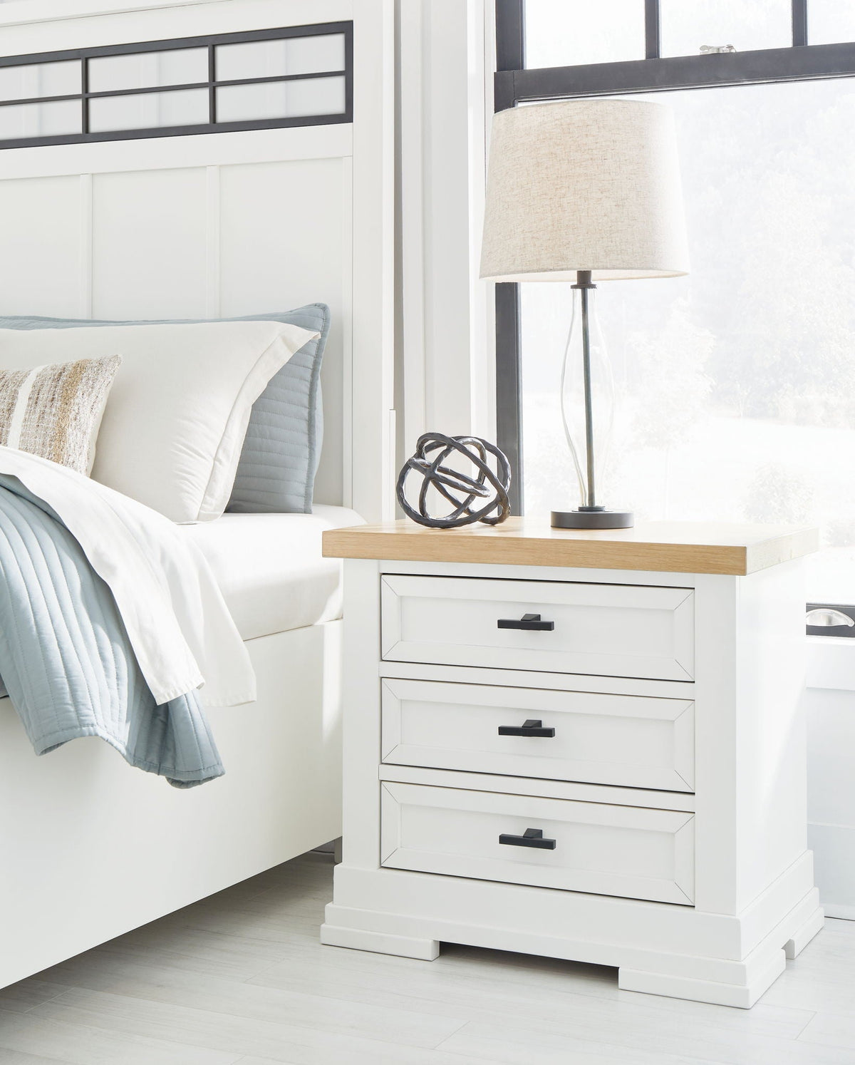 Ashbryn – Three Drawer Night Stand – White / Natural