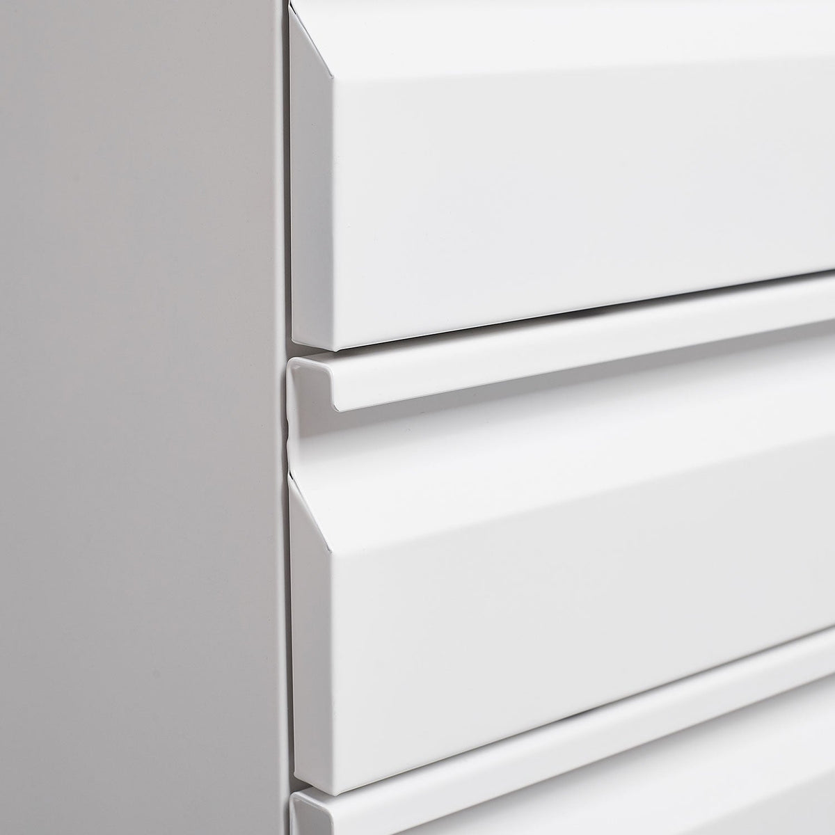 3 – Drawer Mobile Filing Cabinet with Lock in White