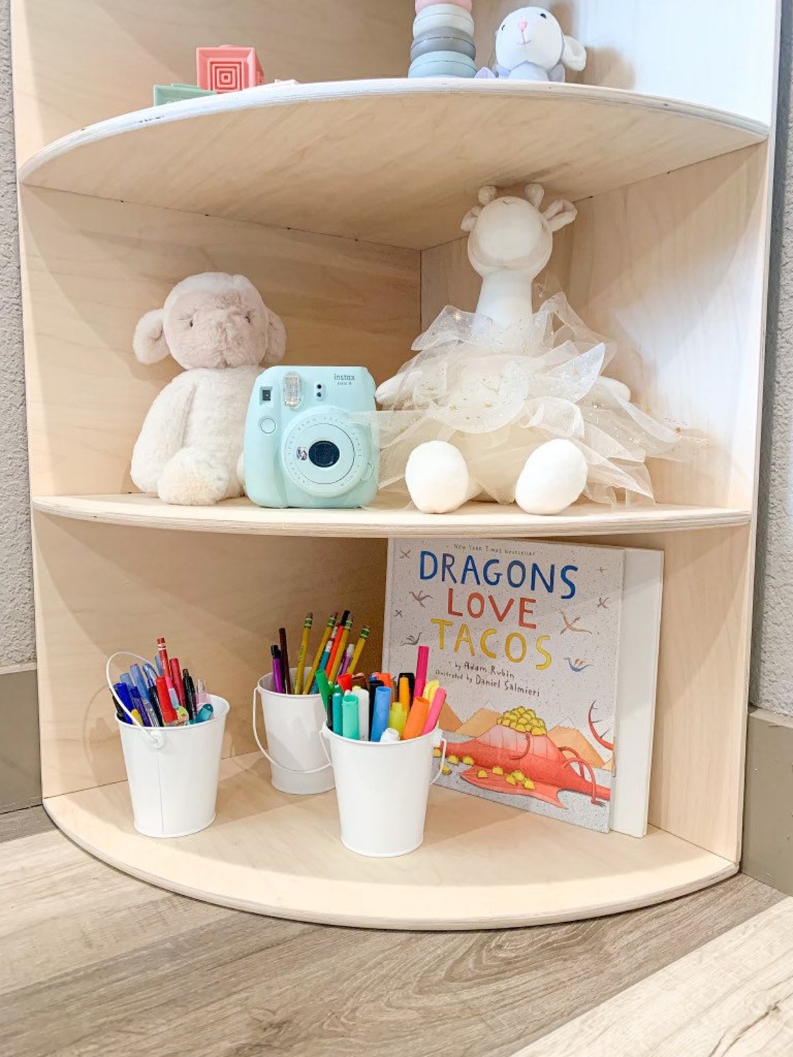 SCARLET – Corner Toy Shelf