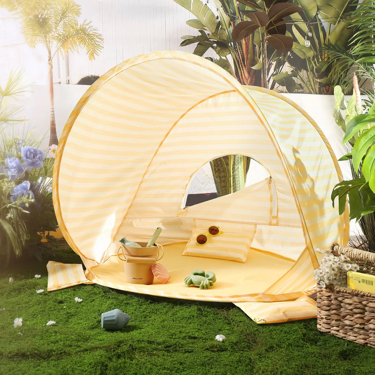 Tiny Land® One – Stop Beach Toy & Tent Set
