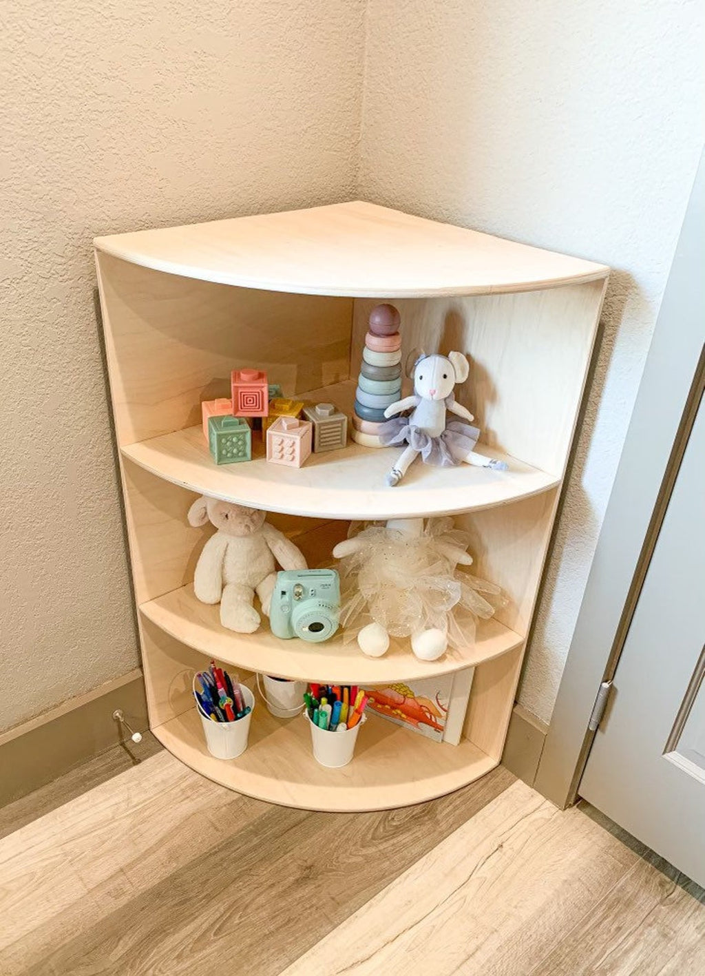 SCARLET – Corner Toy Shelf