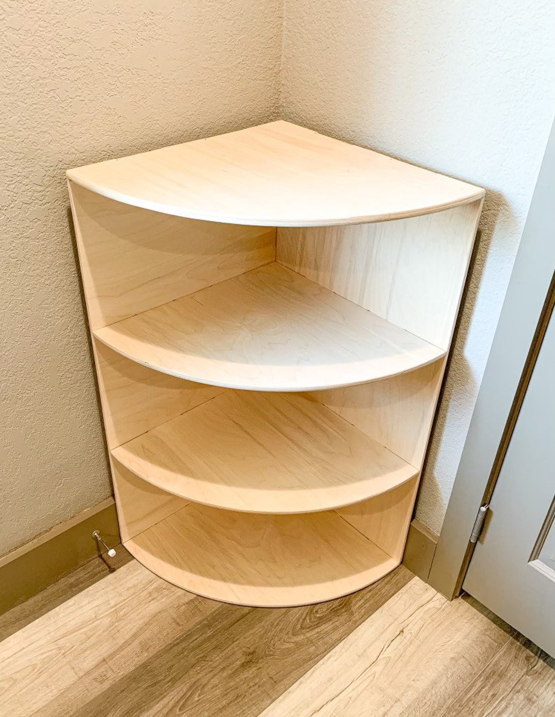 SCARLET – Corner Toy Shelf