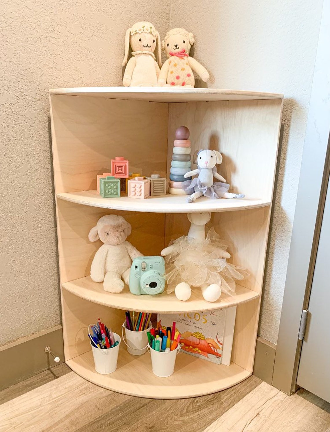 SCARLET – Corner Toy Shelf