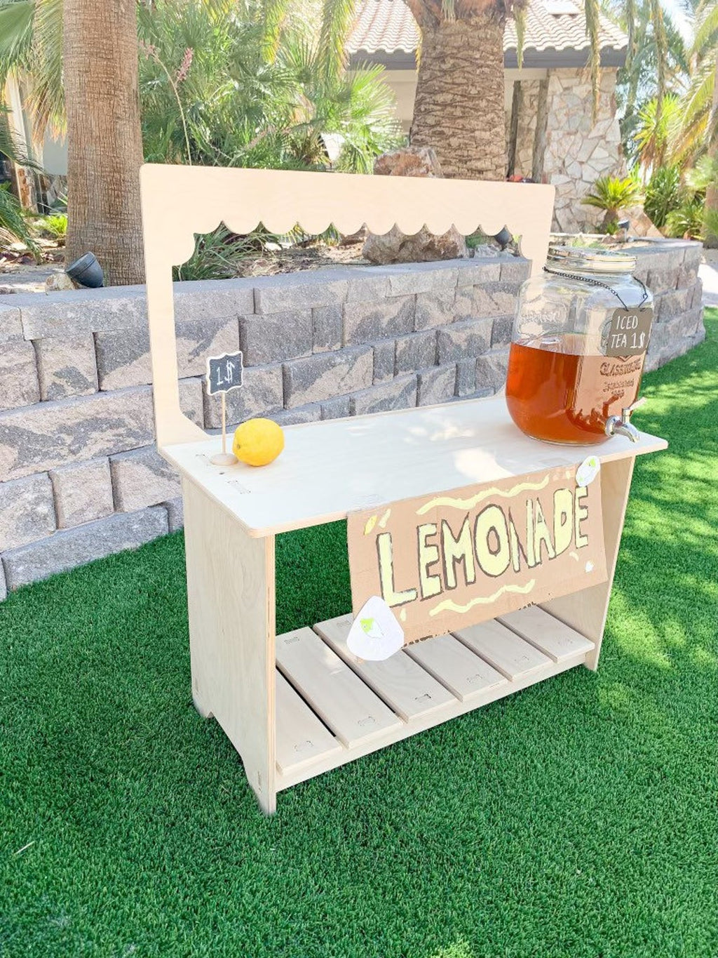 PAIGE – Lemonade Stand