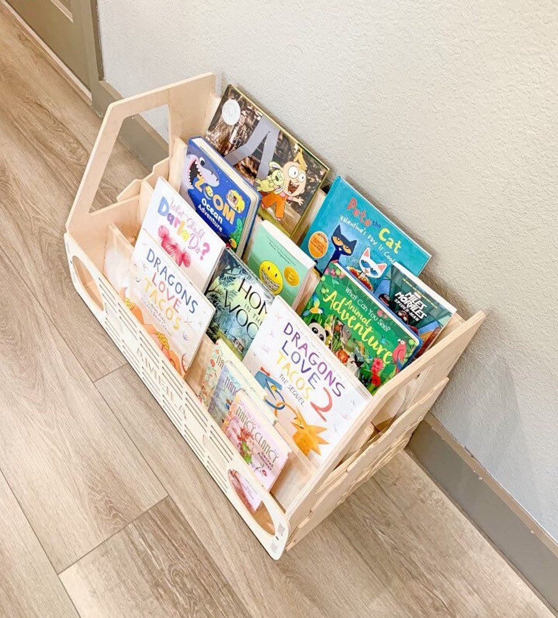MAVERICK – Truck Bookshelf