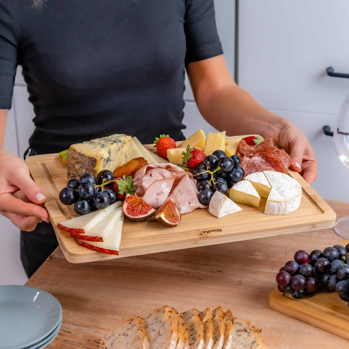 Wood Cutting Board for Kitchen 15x10 inch – Wooden Serving Tray – Large Bamboo Chopping Board with Juice Groove and Hand