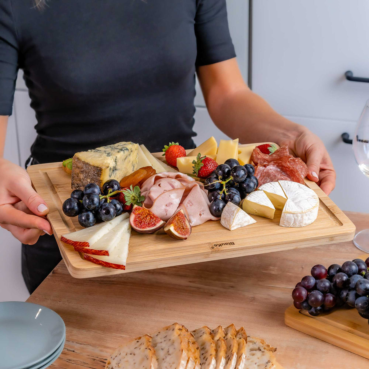 Wooden Cutting Boards for Kitchen with Juice Groove and Handles – Bamboo Chopping Boards Set of 3 – Wood Serving Trays