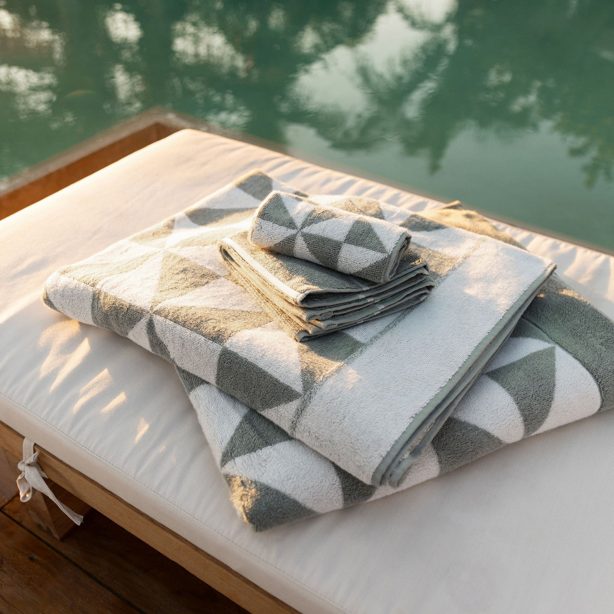 Umbra Australian Cotton Towels