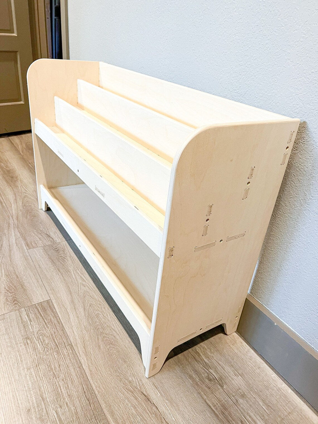 FRANK – Toy Shelf