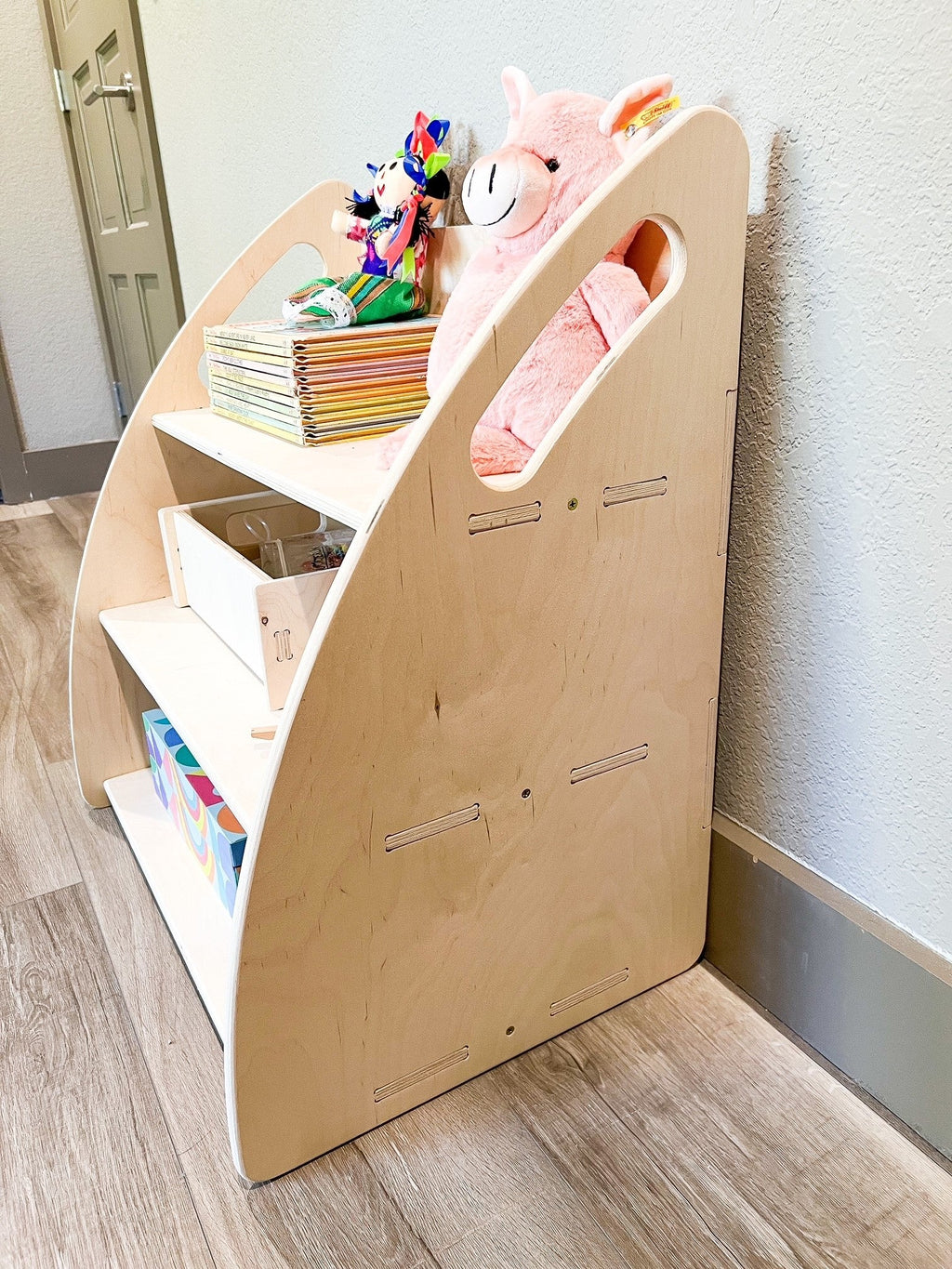 FINA – Toy Shelf