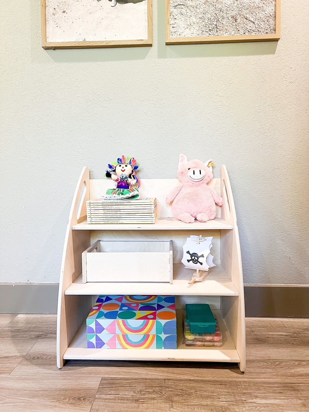 FINA – Toy Shelf
