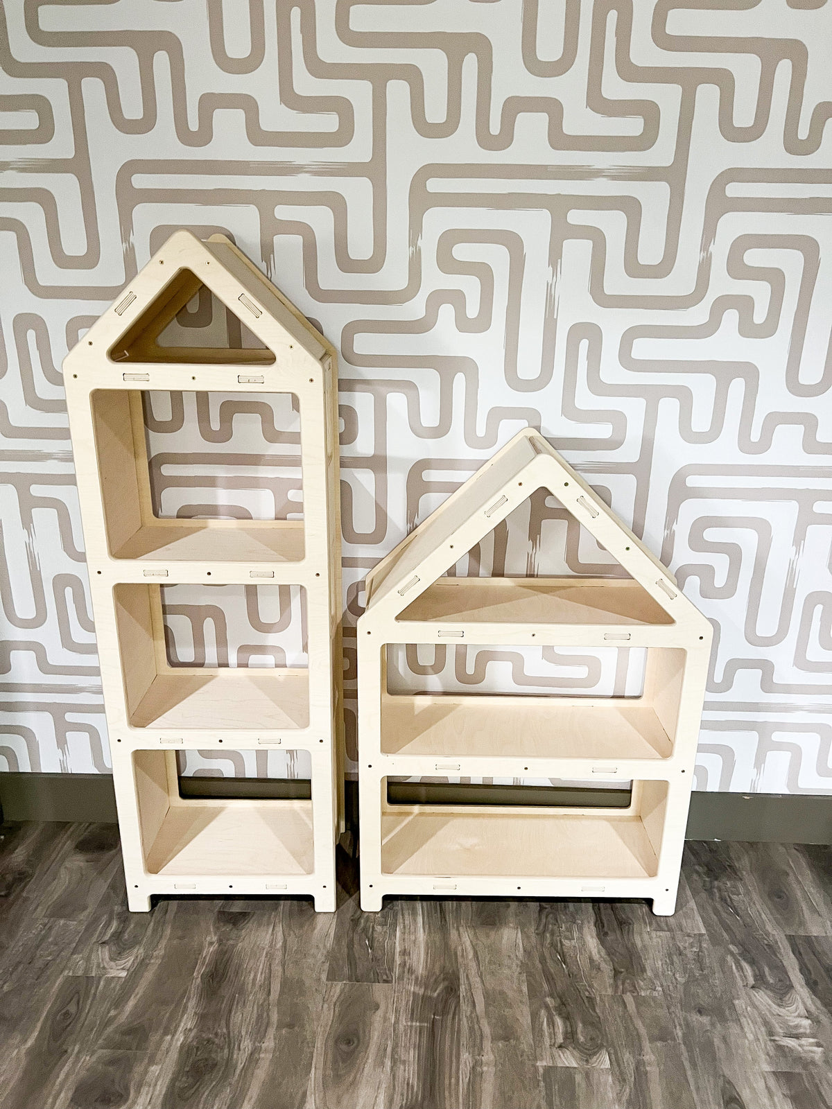 DOLLY – House Bookshelf