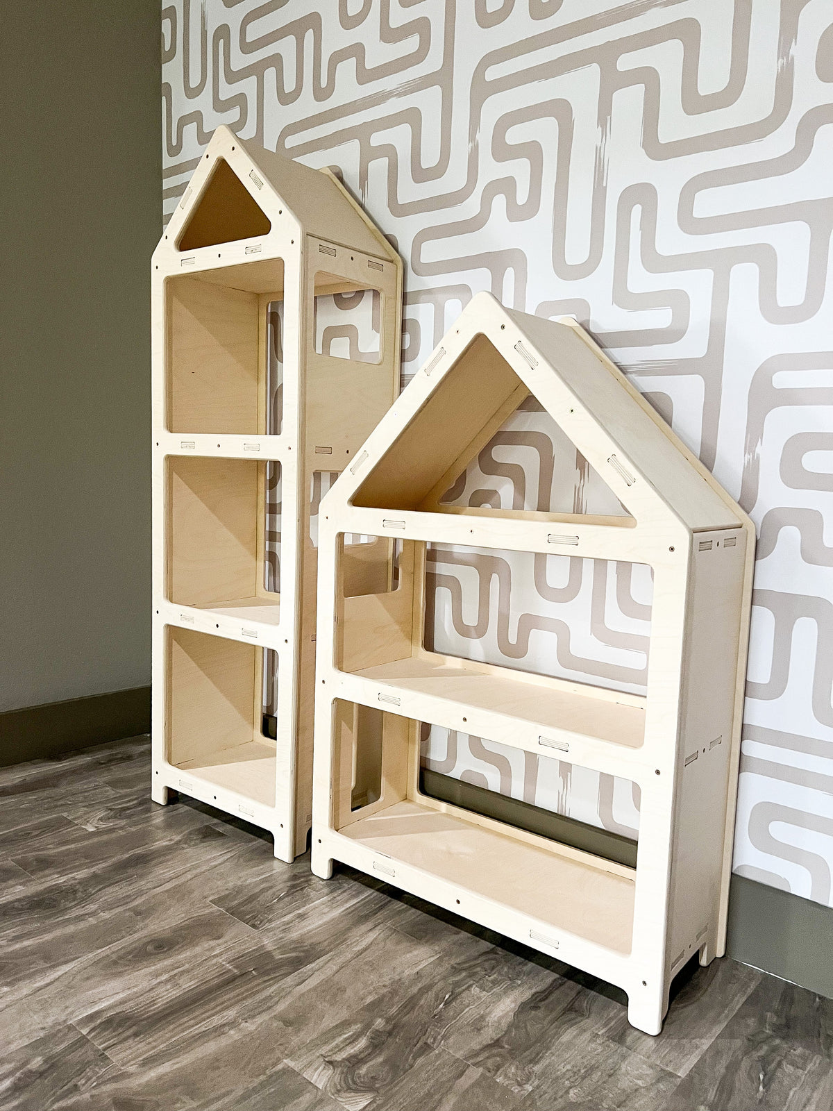 DOLLY – House Bookshelf