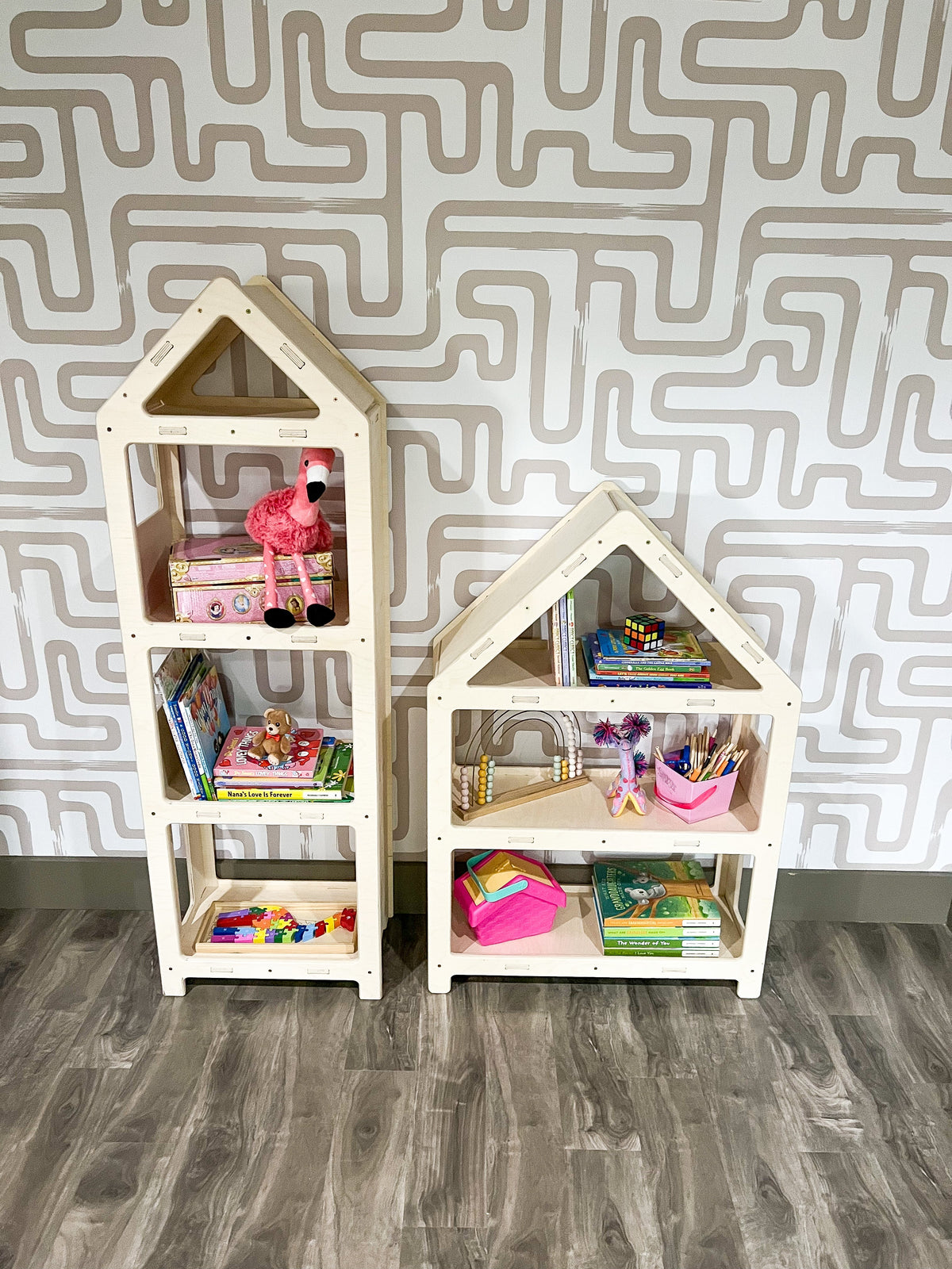 DOLLY – House Bookshelf