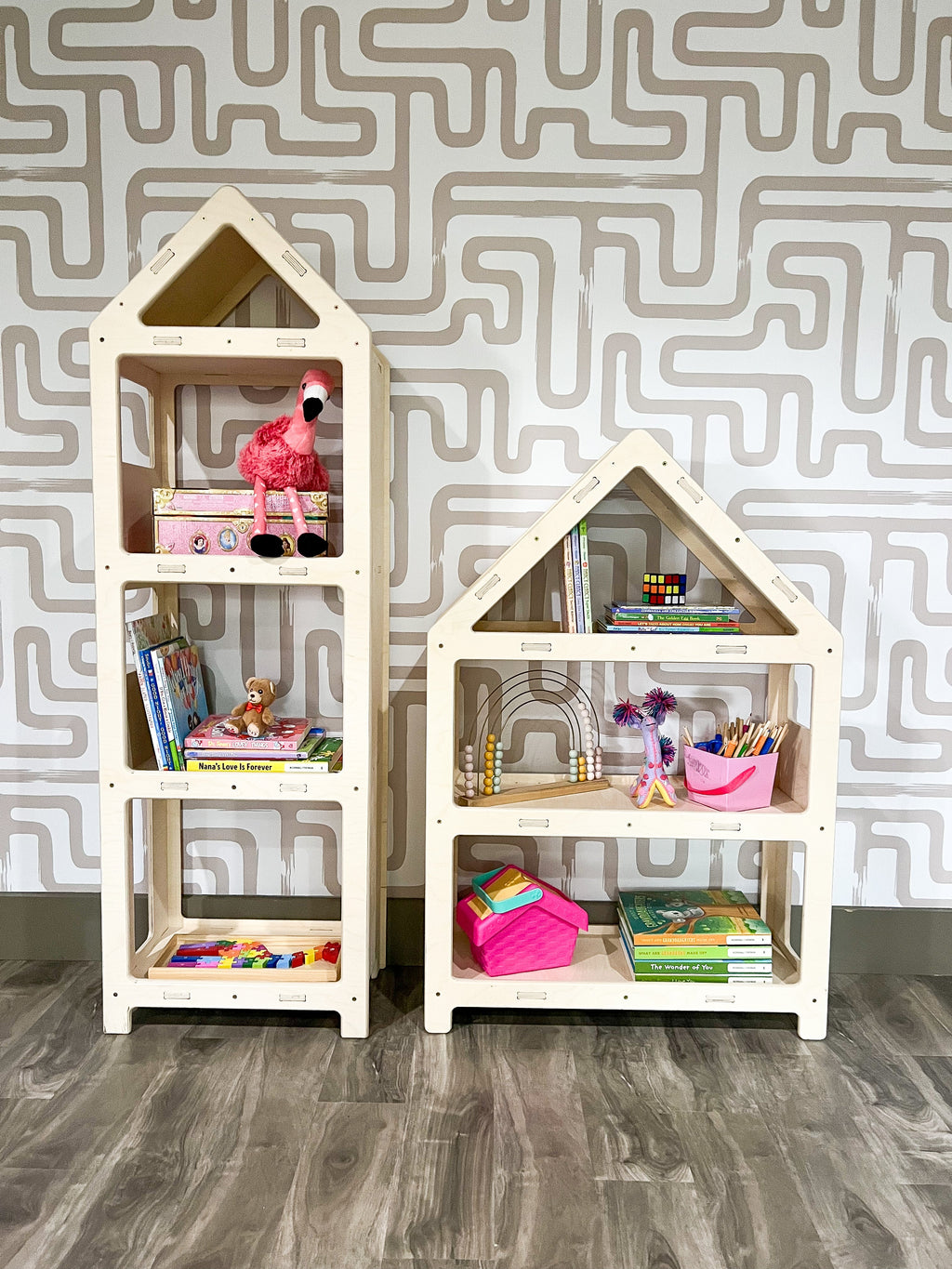 DOLLY – House Bookshelf