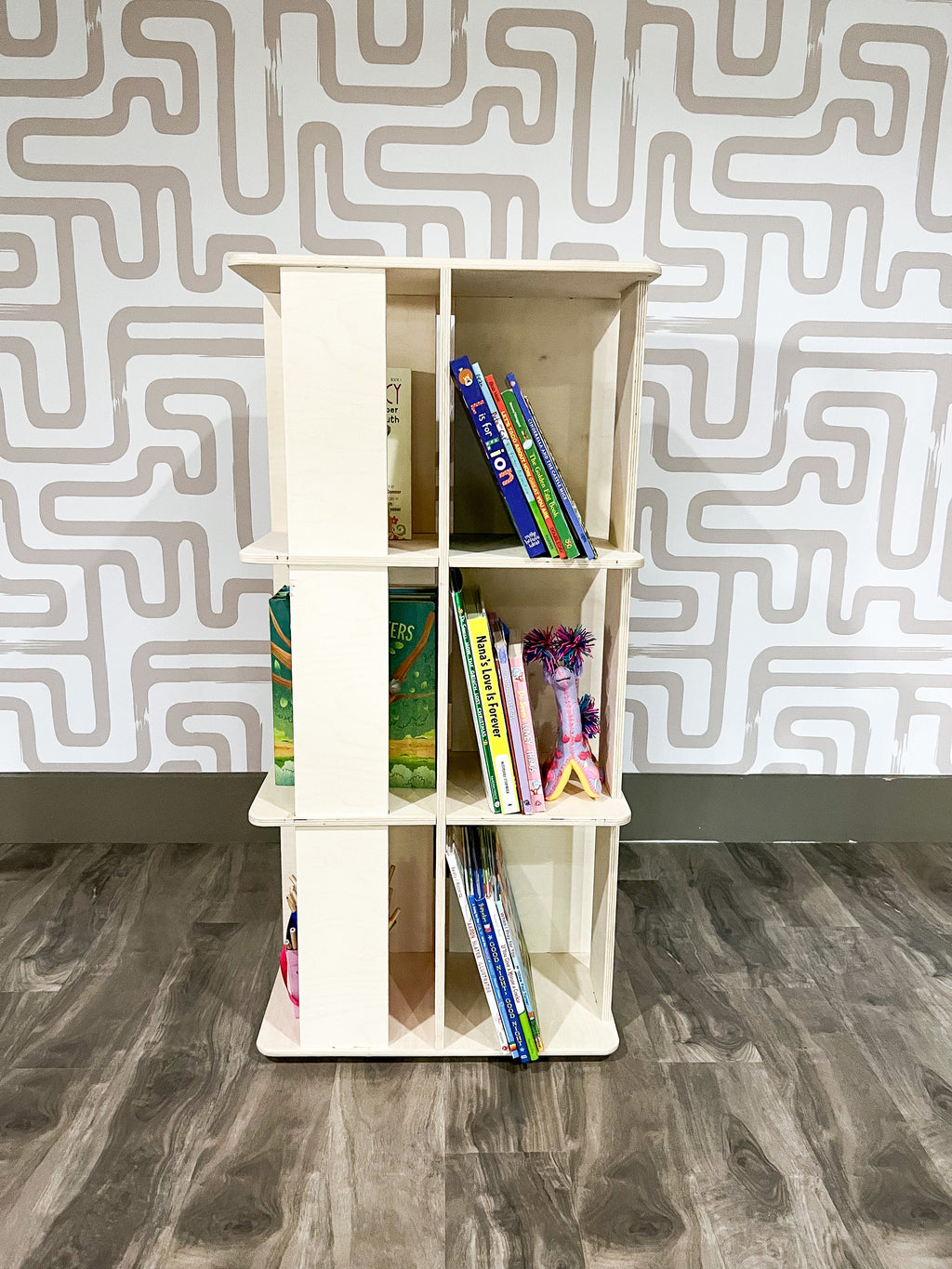 LAZY SUZAN – Rotating Bookshelf