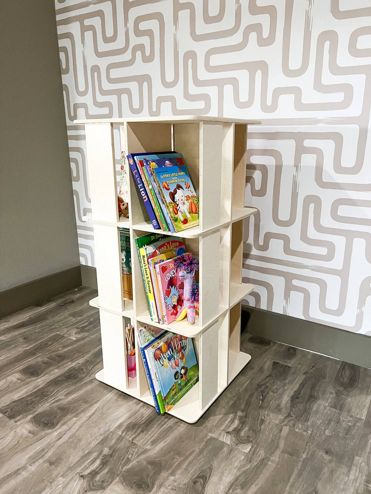 LAZY SUZAN – Rotating Bookshelf