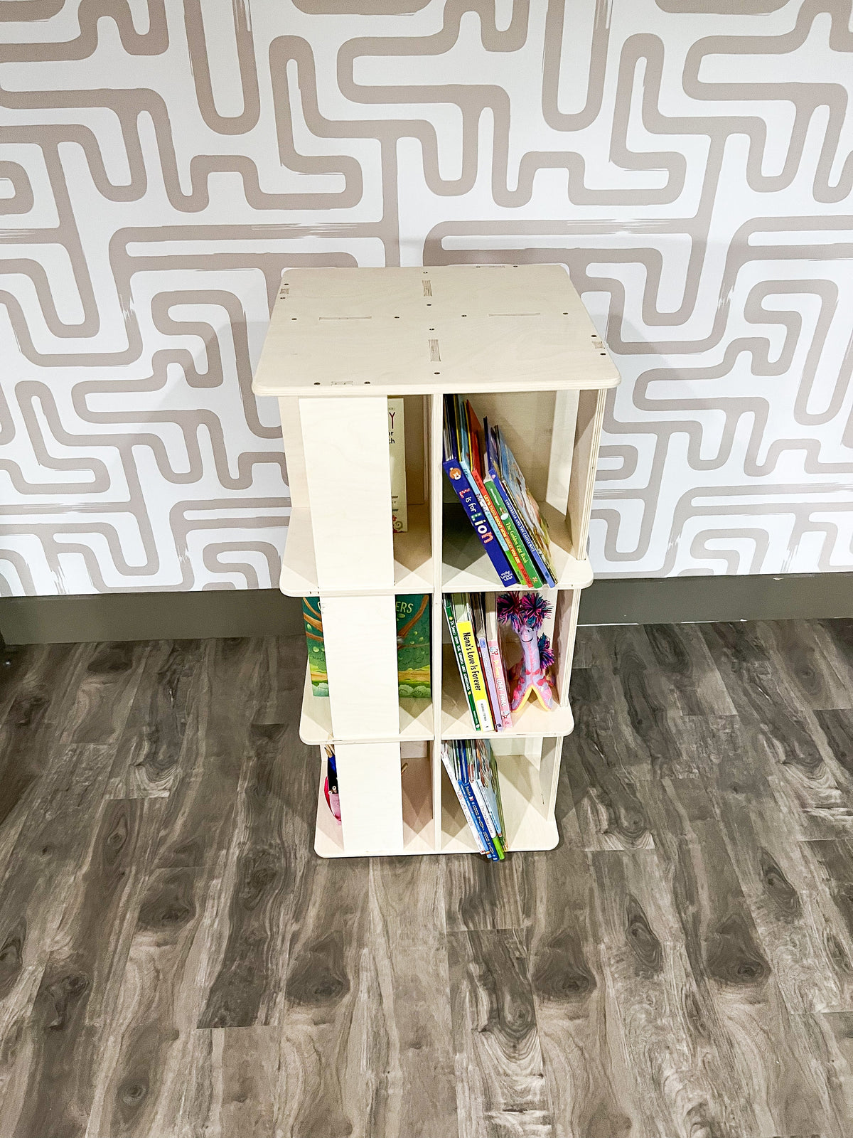 LAZY SUZAN – Rotating Bookshelf