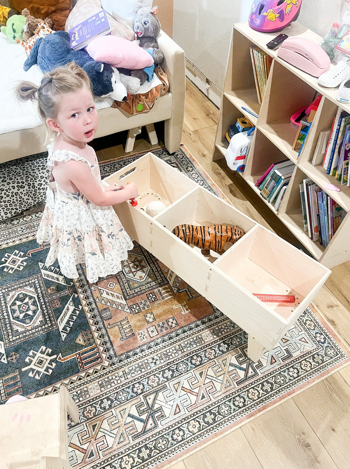 VAL – Book Bin