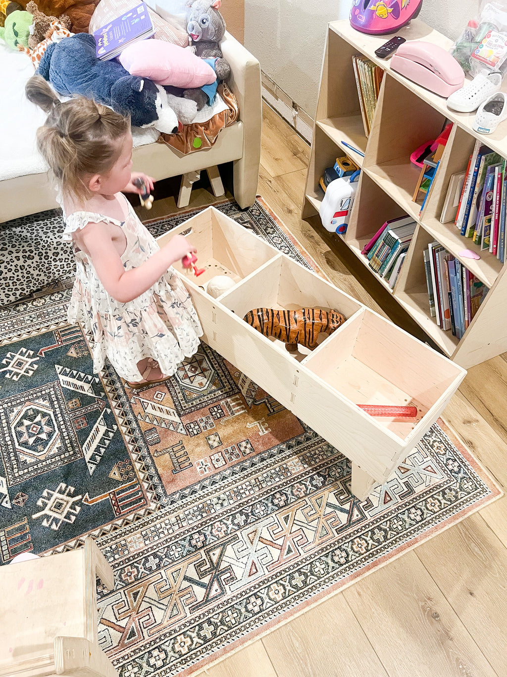 VAL – Book Bin
