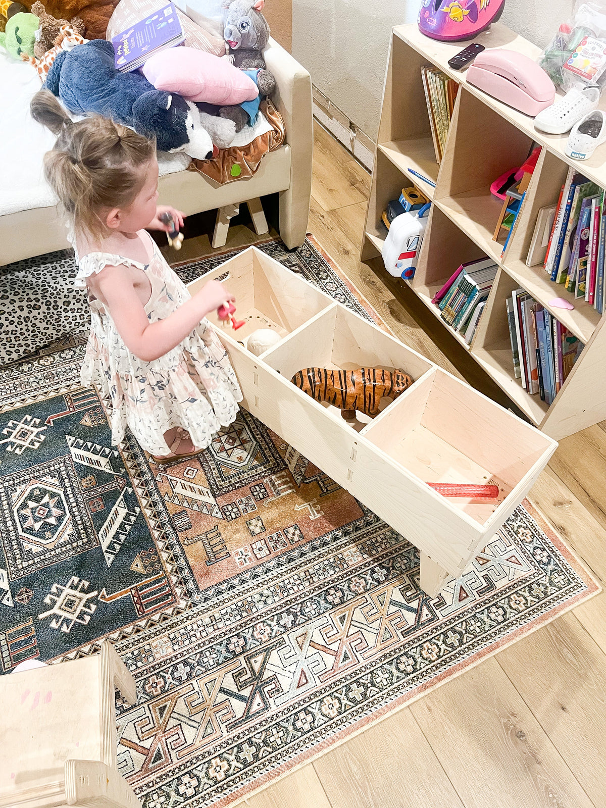 VAL – Book Bin