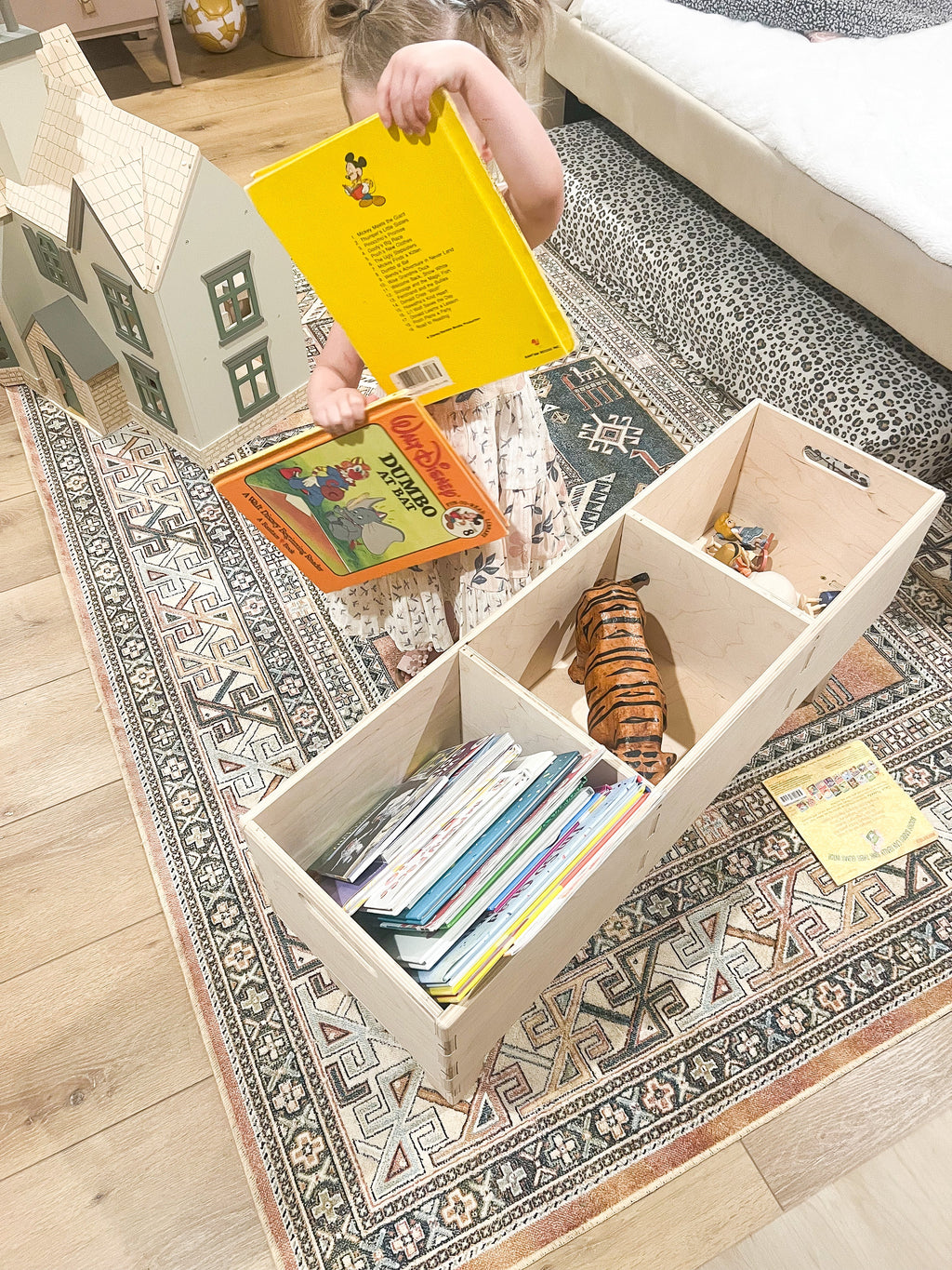 VAL – Book Bin
