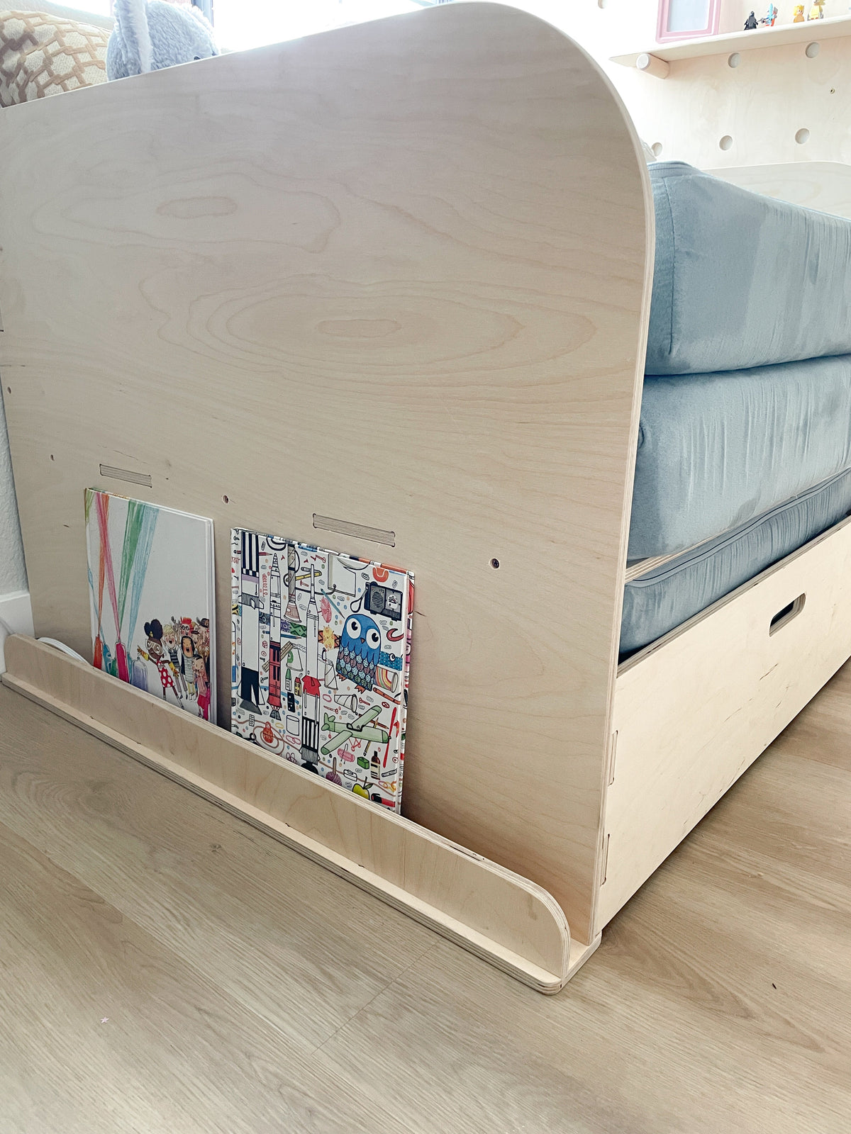 NICOLE – Play Cushion Daybed with Storage