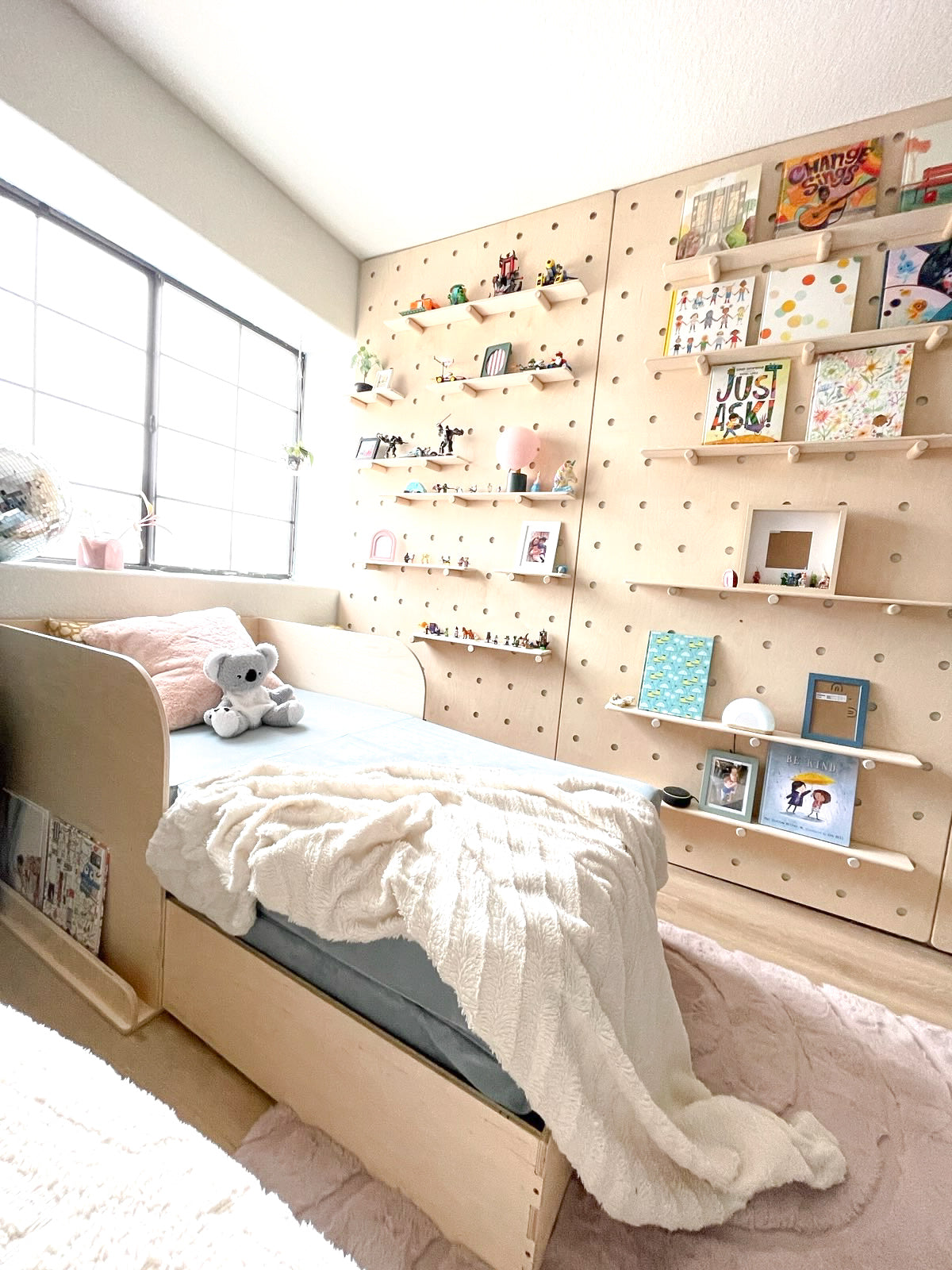 NICOLE – Play Cushion Daybed with Storage