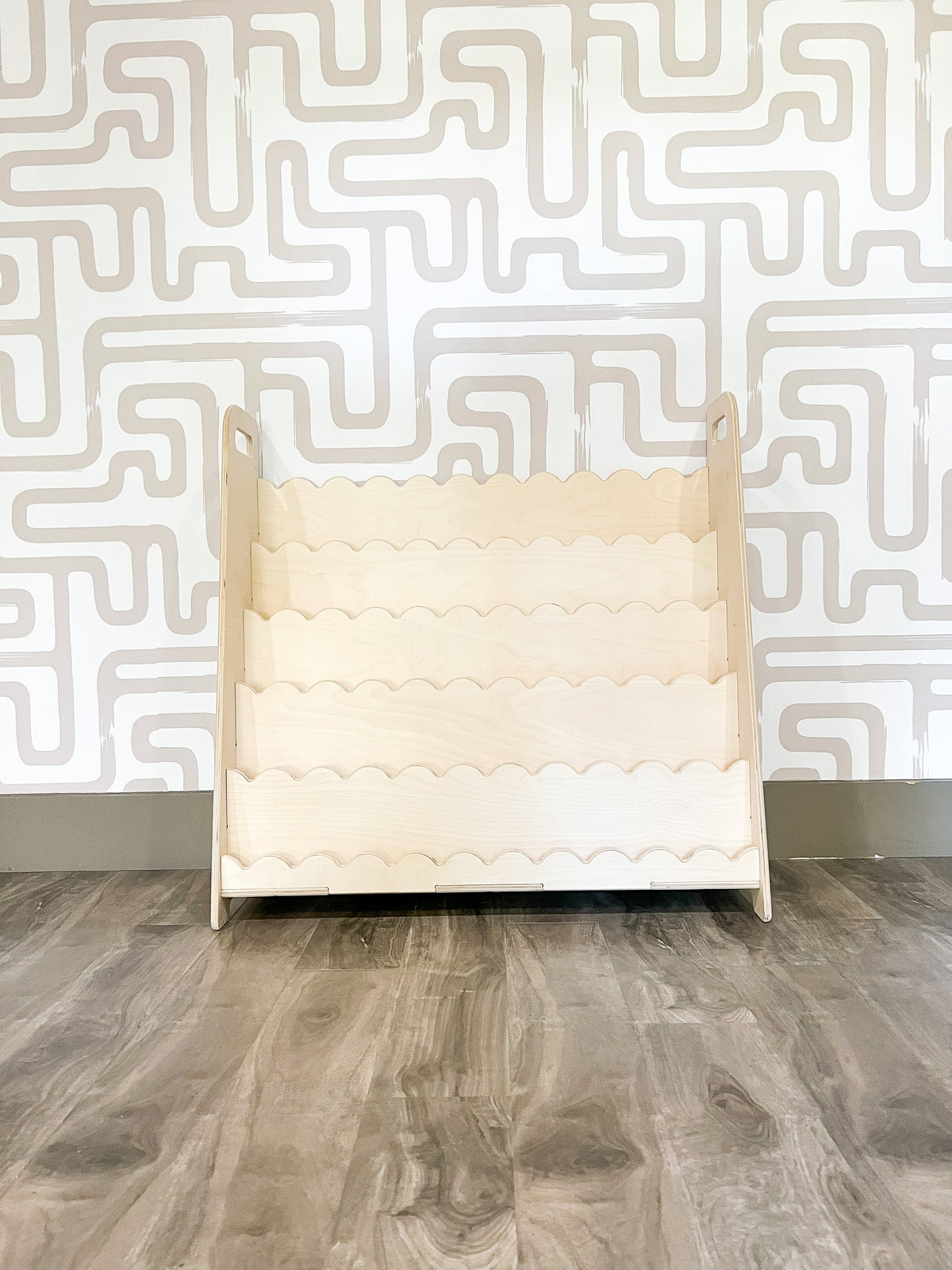 ROY – Scalloped Bookshelf