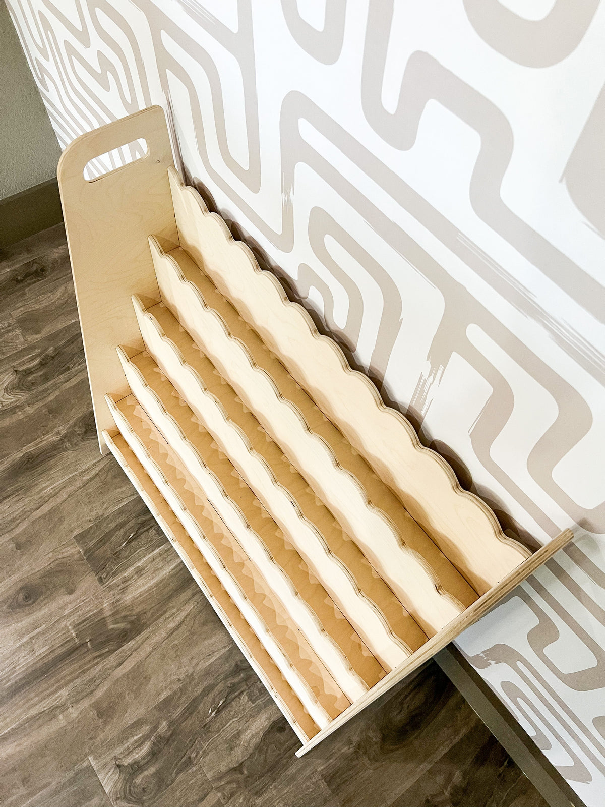 ROY – Scalloped Bookshelf