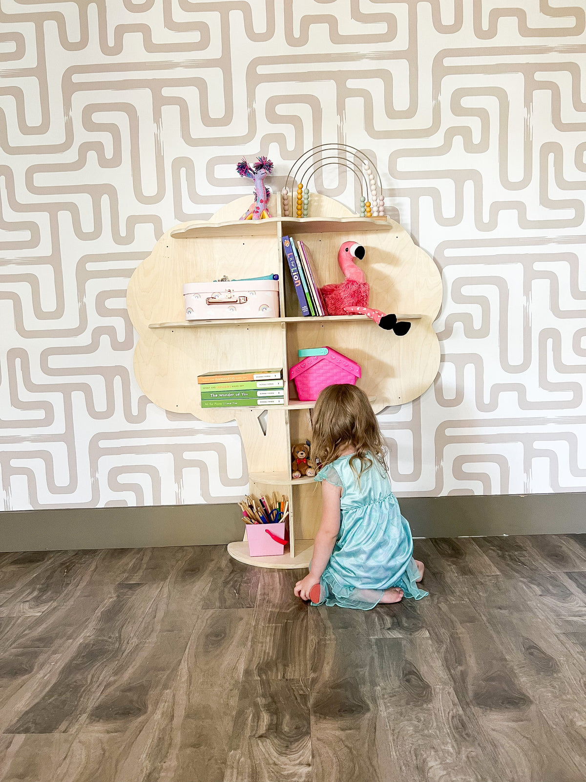 SUMMER – Tree Bookshelf