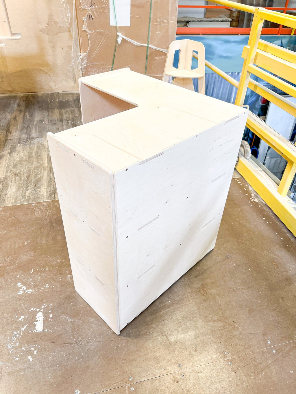 JARED – Corner Toy Shelf