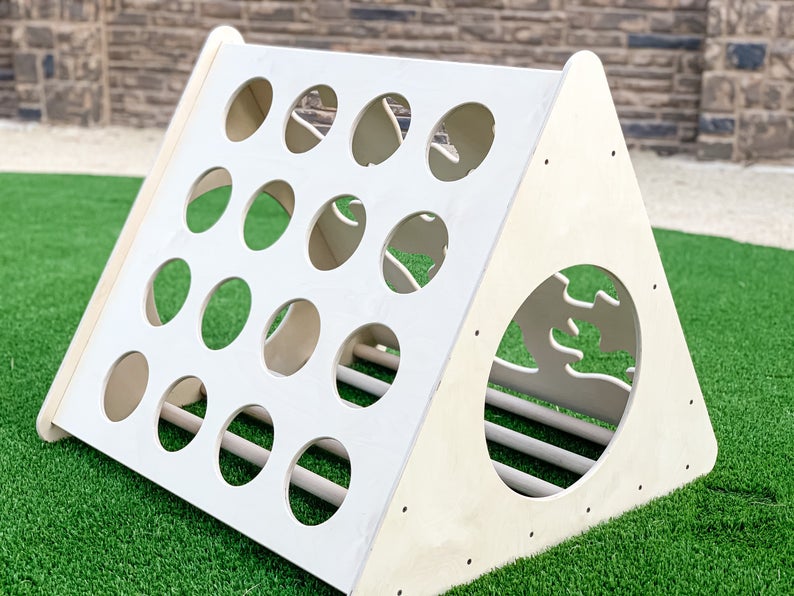PAIGE – Climbing Triangle