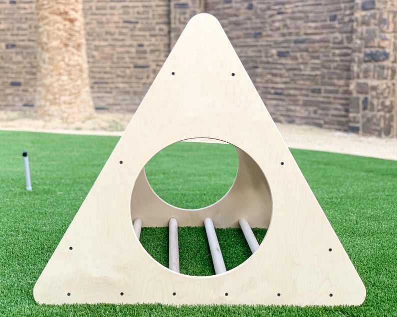 PAIGE – Climbing Triangle