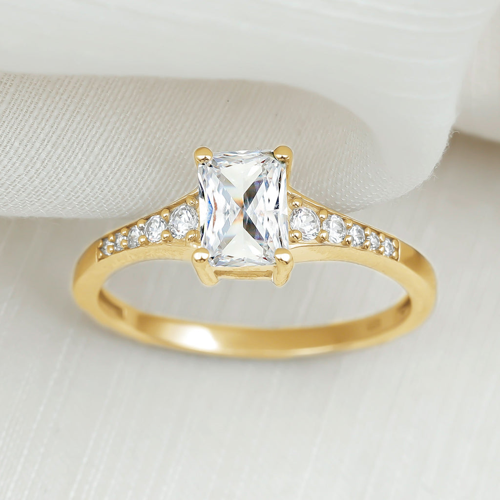 Brilliant Cut 1.7 Carat Lab Grown Diamond Emerald Cut Engagement Ring