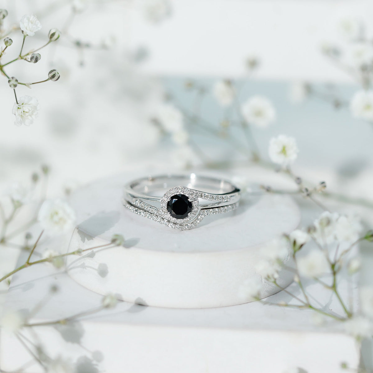 Black Onyx Minimal Wedding Rings Set with Diamond Curved Band