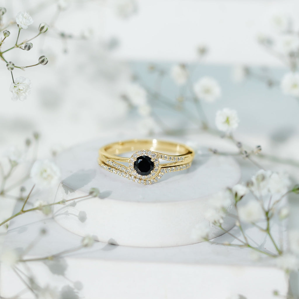 Black Onyx Minimal Wedding Rings Set with Diamond Curved Band