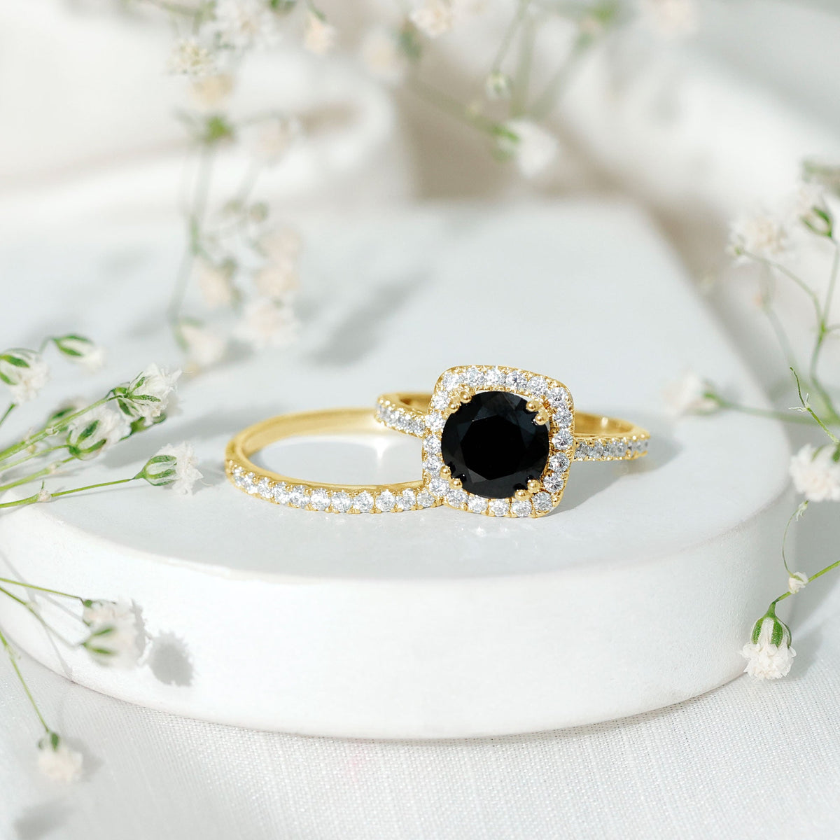 Round Cut Black Onyx Bridal Wedding Ring Set with Moissanite