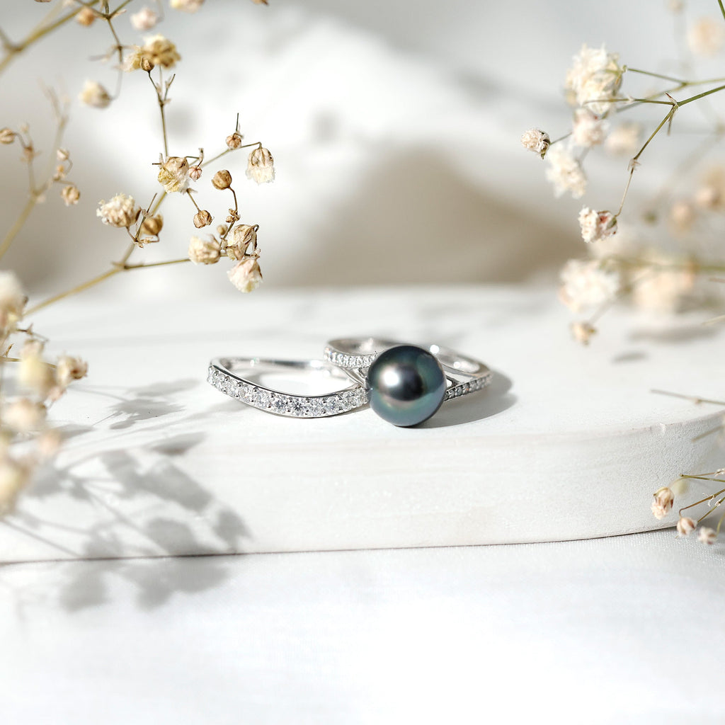 Designer Tahitian Black Pearl Wedding Ring Set with Moissanite