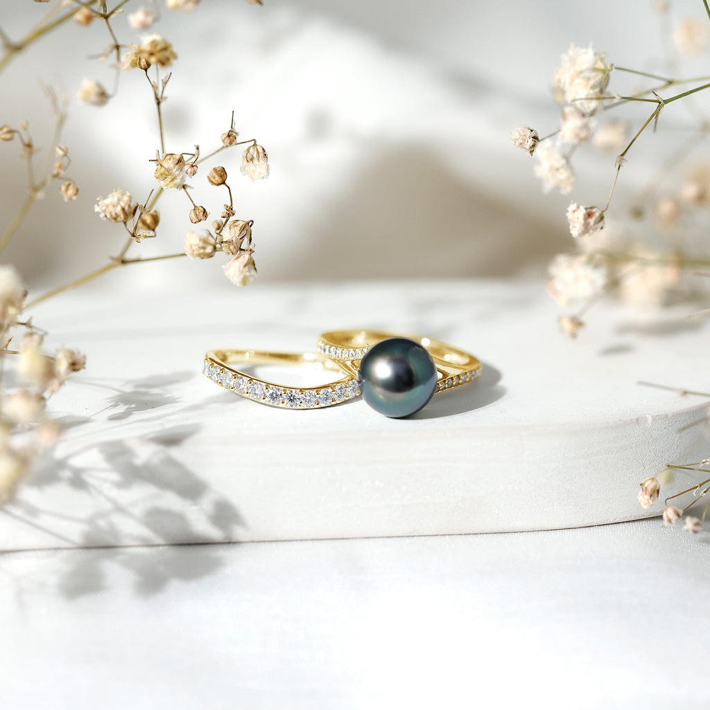 Designer Tahitian Black Pearl Wedding Ring Set with Moissanite