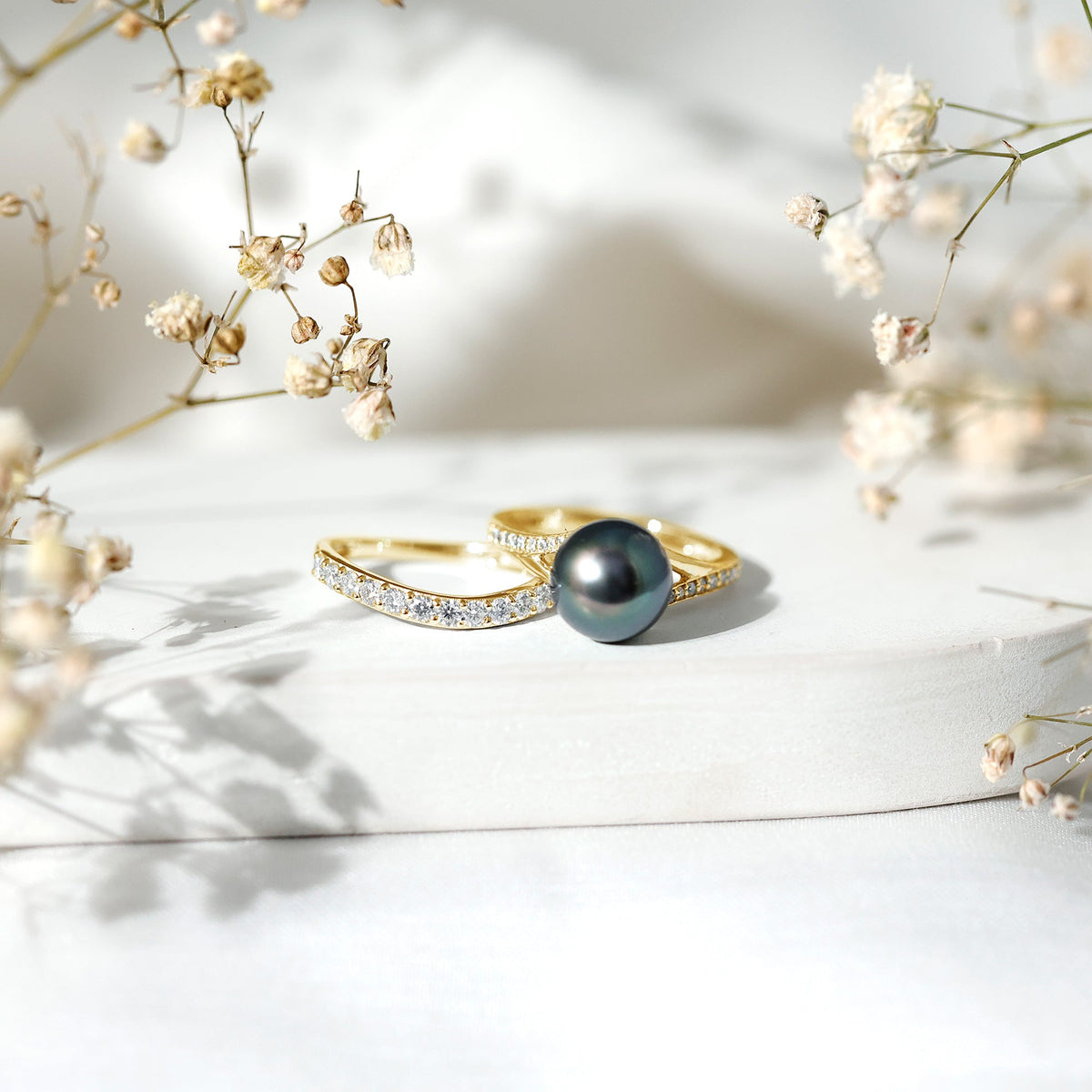 Designer Tahitian Black Pearl Wedding Ring Set with Moissanite