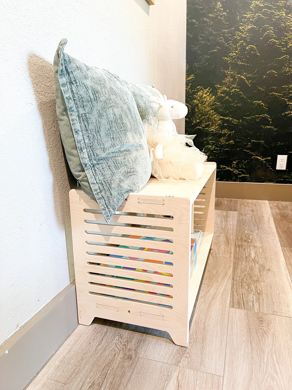 SPARROW – Small Toy Shelf