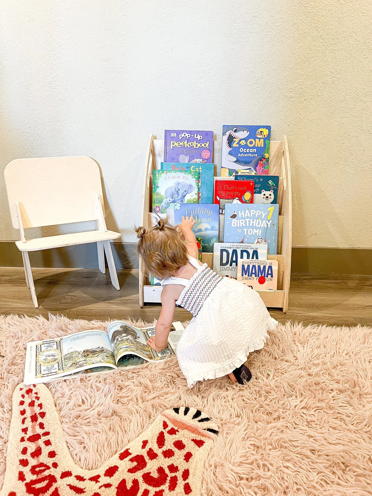SARAFINA – Bookshelf