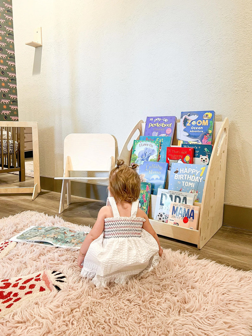 SARAFINA – Bookshelf