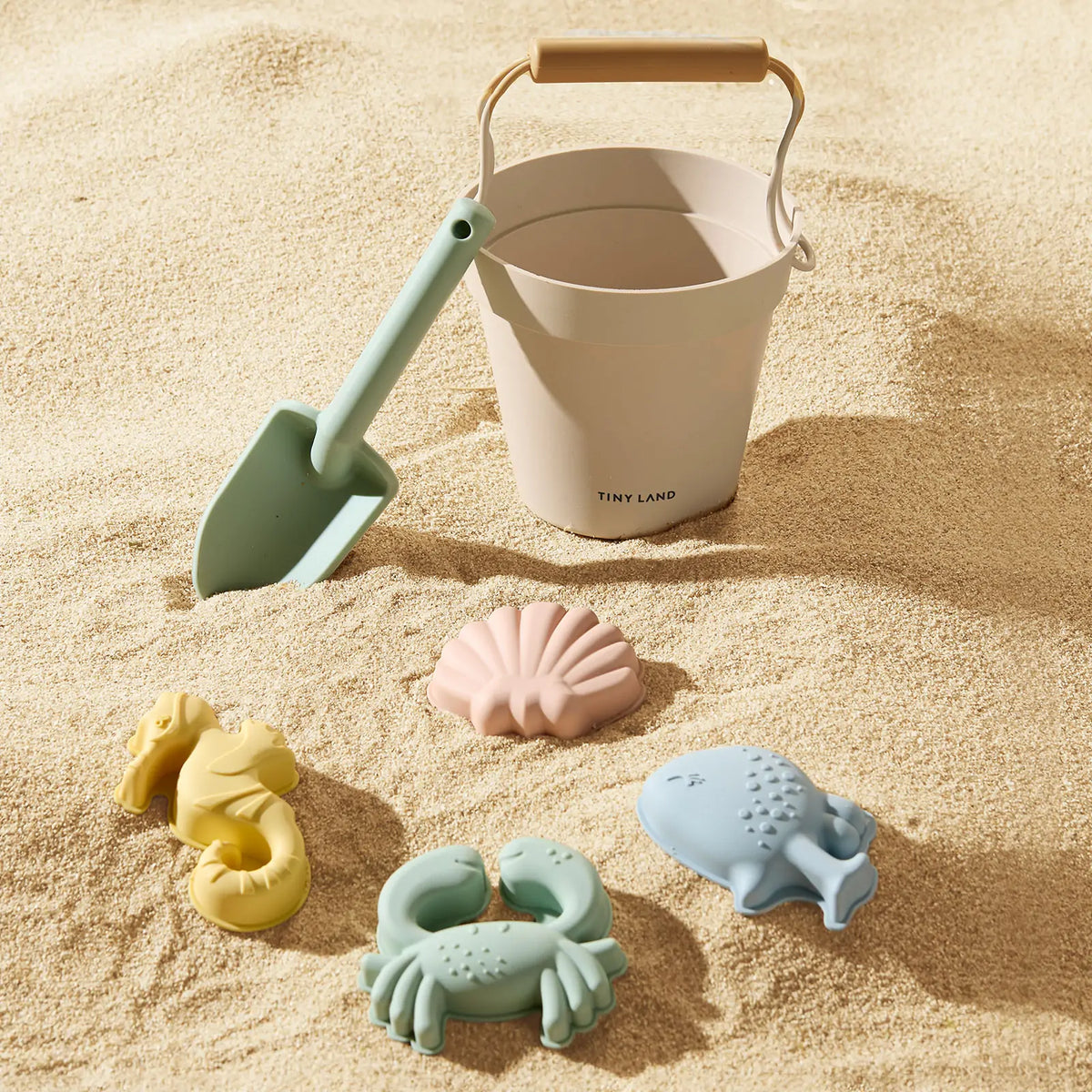 Tiny Land® One – Stop Beach Toy & Tent Set
