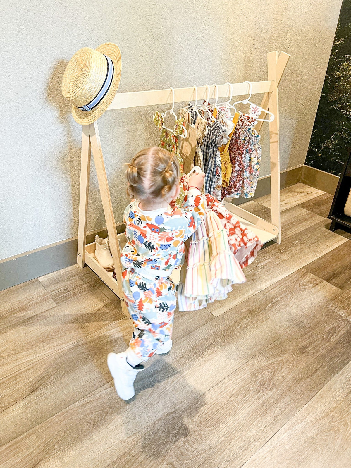 TILLY – Clothing Rack