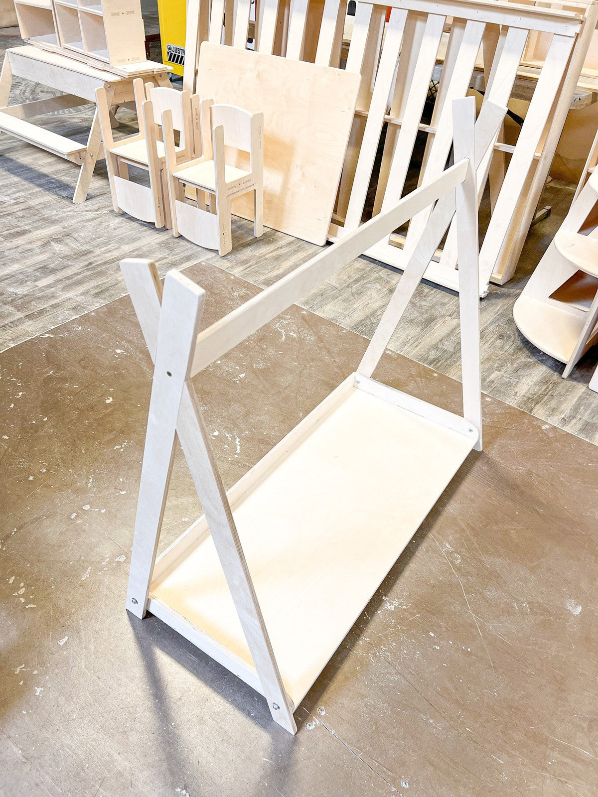 TILLY – Clothing Rack